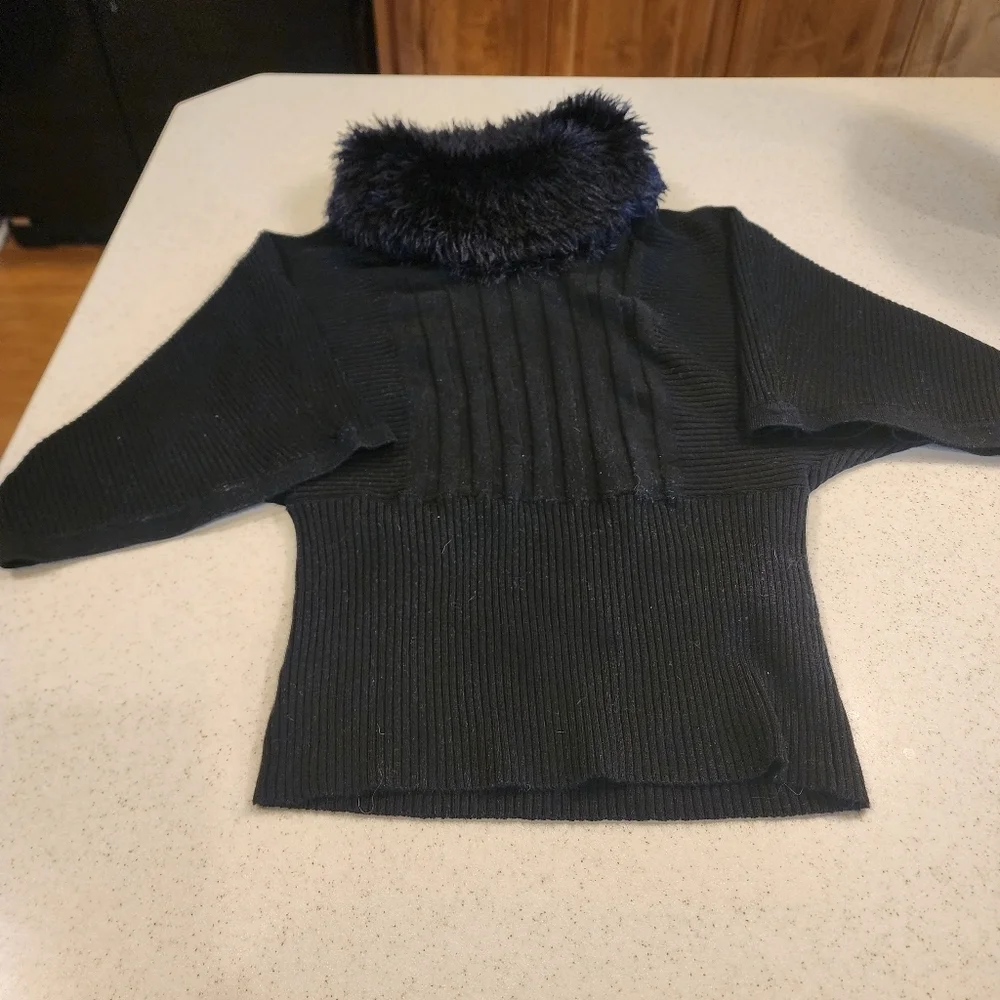 A - Lauren Michelle Medium Black Sweater - Picture 2 of 5
